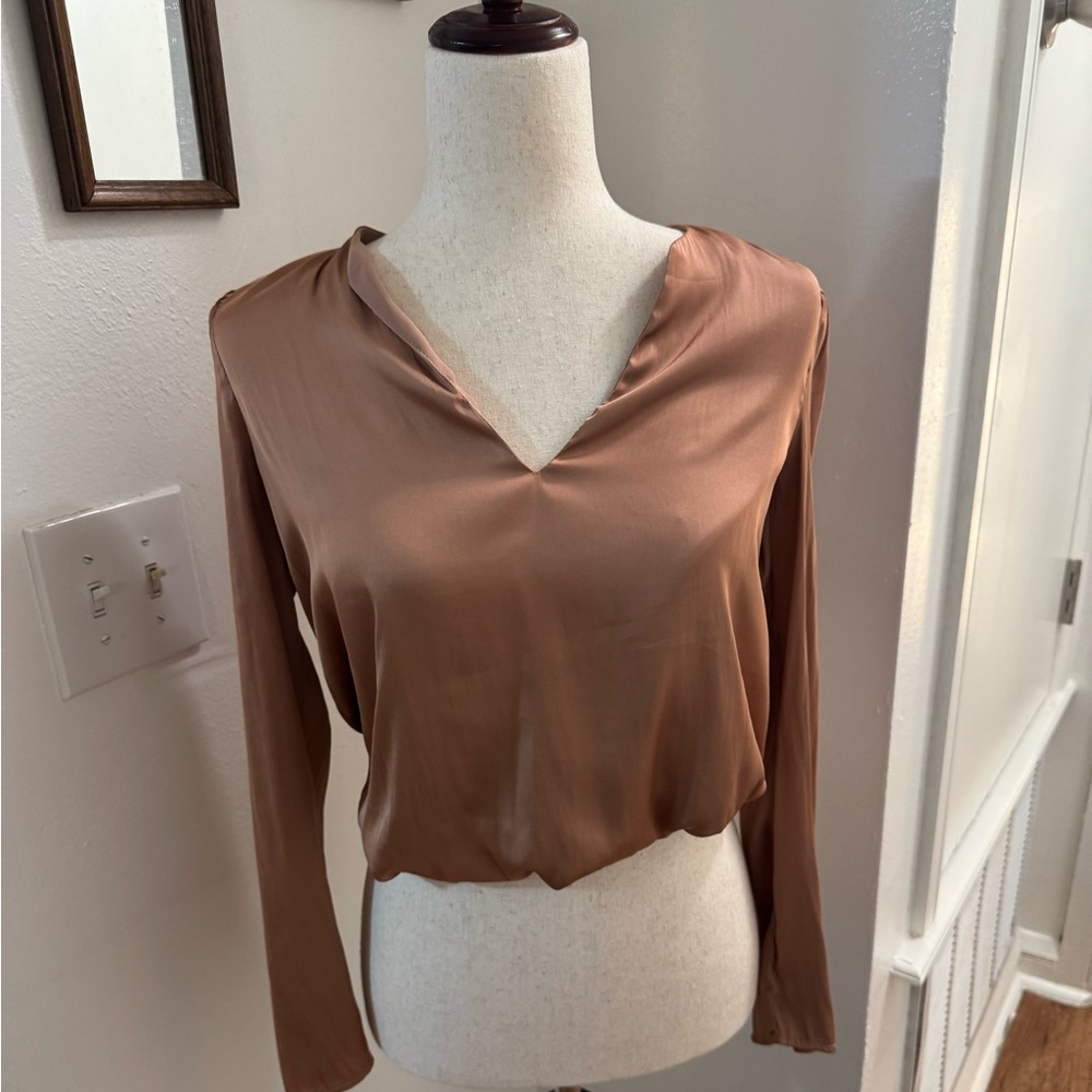 Sincerely Jules Women’s Small S V neck Satin Shiny Bronze w Cinched Waist Blouse